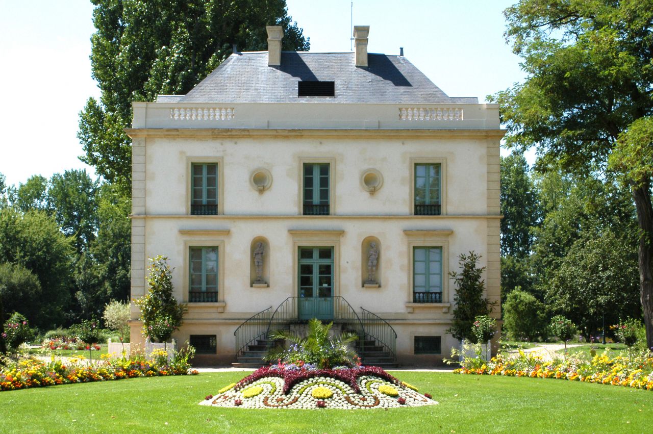 Maison Dentelles